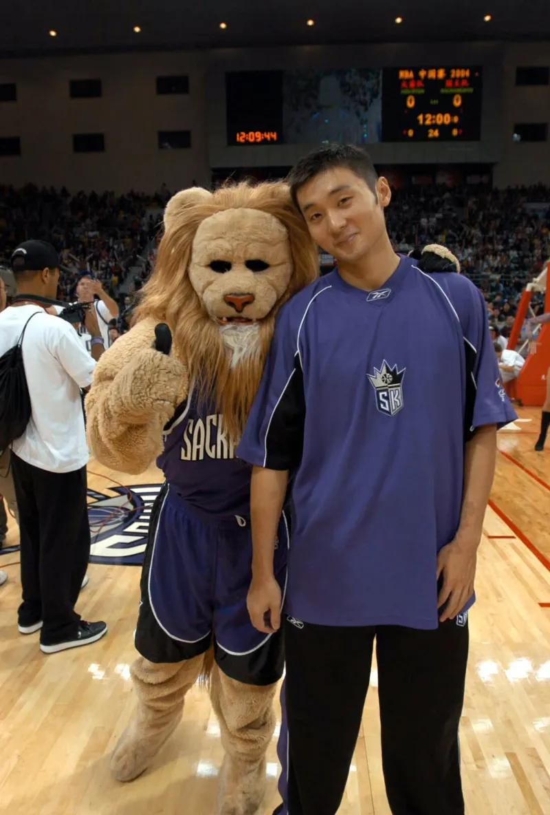 服常-包含萨克拉门托国王发布备战花絮，集结日外线爆发，全明星赛任务艰巨，球队文化再被提及的词条