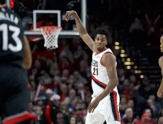 服常-清晨突围战来临；勒沃库森围绕荷甲复出首秀；球迷炸锅；医务组通报恢复(勒沃库森中锋)